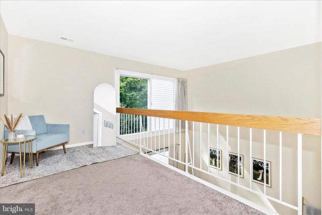 9409 CHATTEROY PL, Montgomery Village, MD 20886