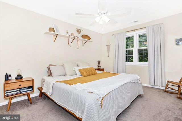 9409 CHATTEROY PL, Montgomery Village, MD 20886
