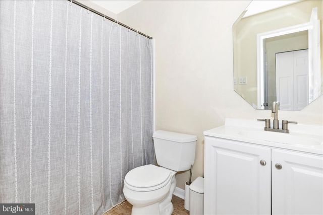 9409 CHATTEROY PL, Montgomery Village, MD 20886