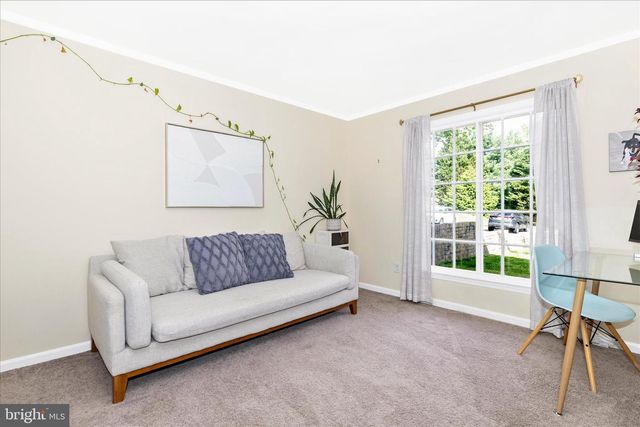 9409 CHATTEROY PL, Montgomery Village, MD 20886