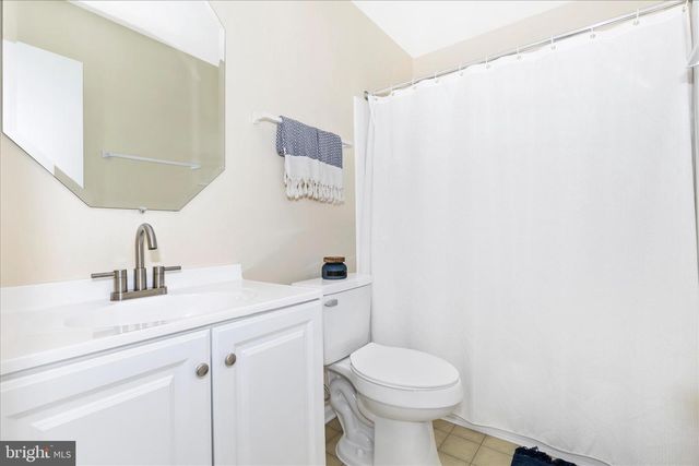 9409 CHATTEROY PL, Montgomery Village, MD 20886