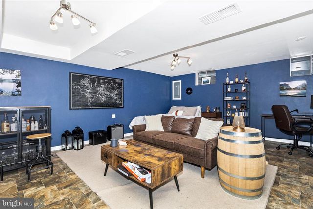 9409 CHATTEROY PL, Montgomery Village, MD 20886