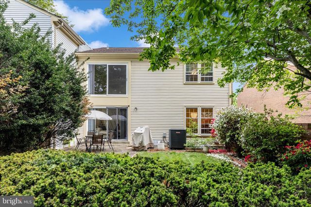 9409 CHATTEROY PL, Montgomery Village, MD 20886