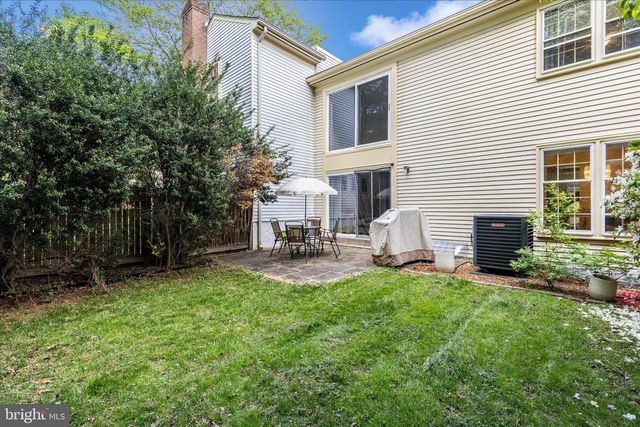 9409 CHATTEROY PL, Montgomery Village, MD 20886