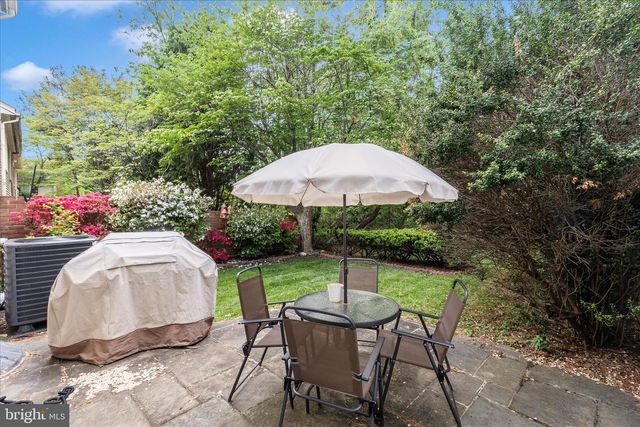 9409 CHATTEROY PL, Montgomery Village, MD 20886
