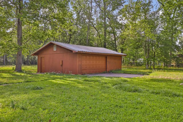 420 County Road 4012, Dayton, TX 77535