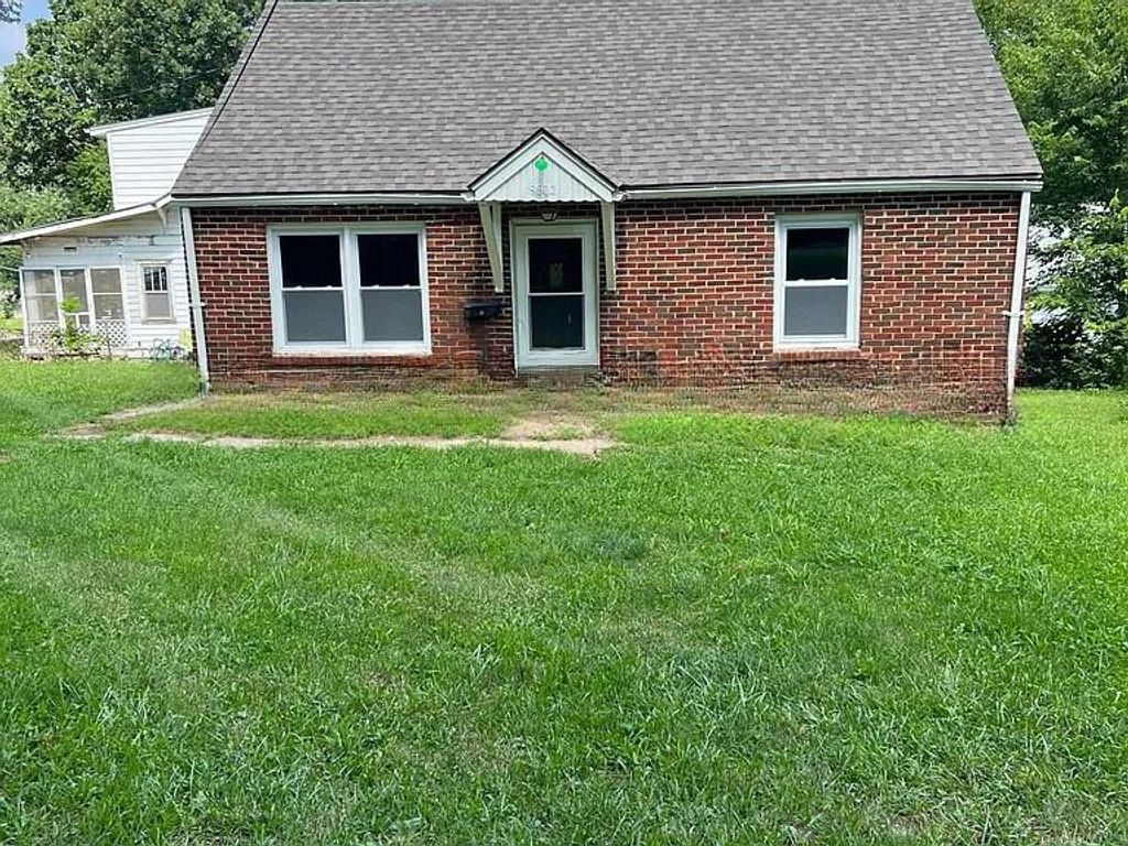 9602 E 16th Street, Independence, MO 64052