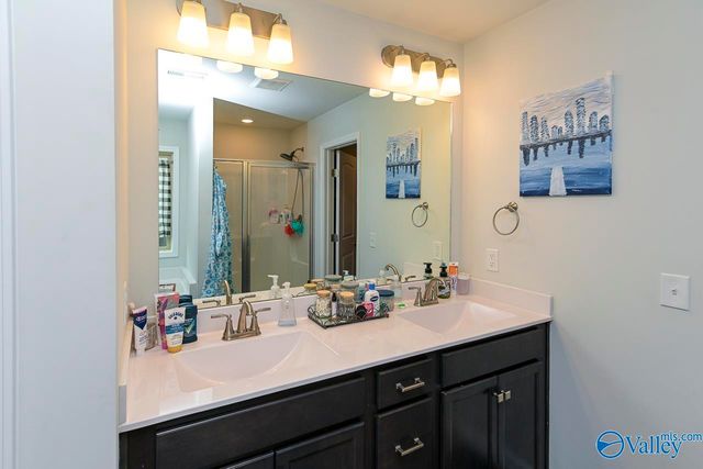 117 Barlow Way, Owens Cross Roads, AL 35763