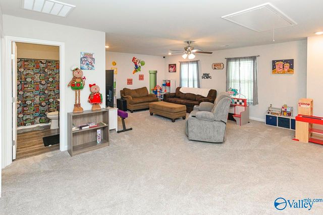 117 Barlow Way, Owens Cross Roads, AL 35763