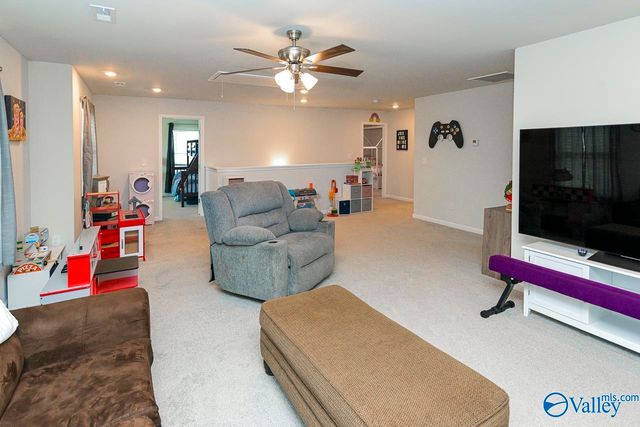 117 Barlow Way, Owens Cross Roads, AL 35763