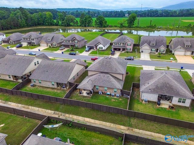 117 Barlow Way, Owens Cross Roads, AL 35763