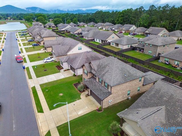 117 Barlow Way, Owens Cross Roads, AL 35763