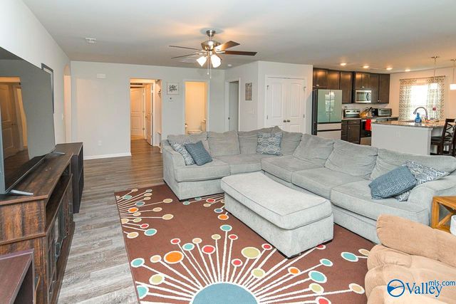 117 Barlow Way, Owens Cross Roads, AL 35763