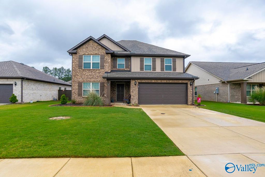 117 Barlow Way, Owens Cross Roads, AL 35763