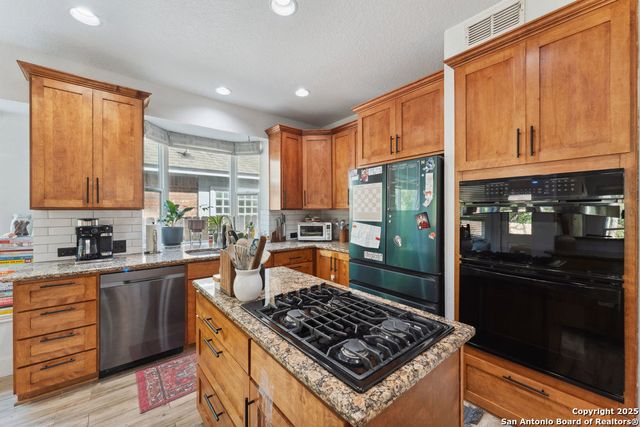 2047 THICKET TRAIL DR, San Antonio, TX 78248