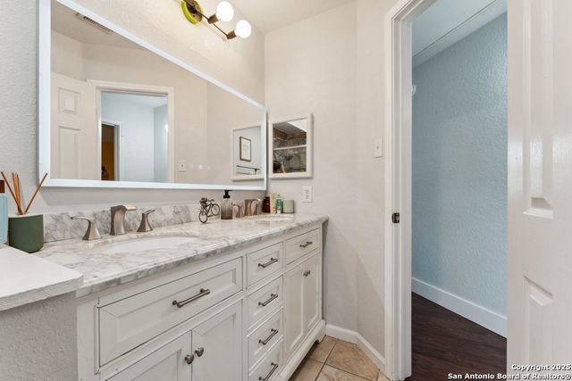 2047 THICKET TRAIL DR, San Antonio, TX 78248