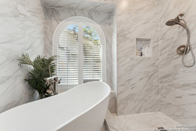 2047 THICKET TRAIL DR, San Antonio, TX 78248