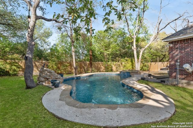 2047 THICKET TRAIL DR, San Antonio, TX 78248