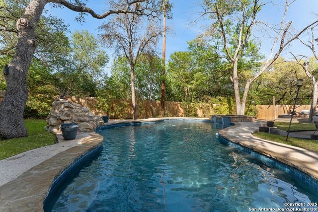 2047 THICKET TRAIL DR, San Antonio, TX 78248