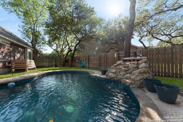 2047 THICKET TRAIL DR, San Antonio, TX 78248