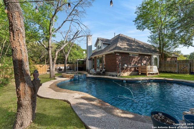 2047 THICKET TRAIL DR, San Antonio, TX 78248