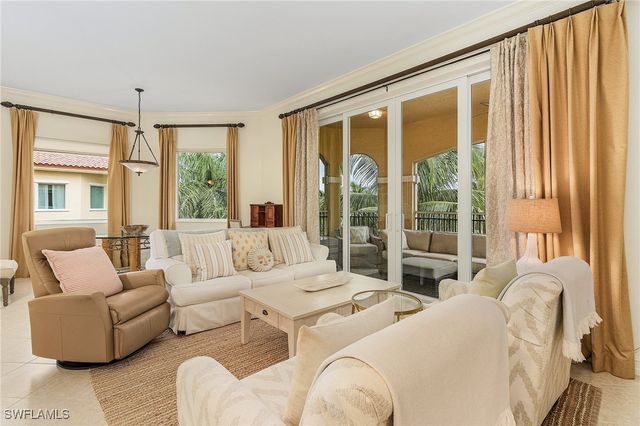 2728 Tiburon BLVD E A401, Naples, FL 34109
