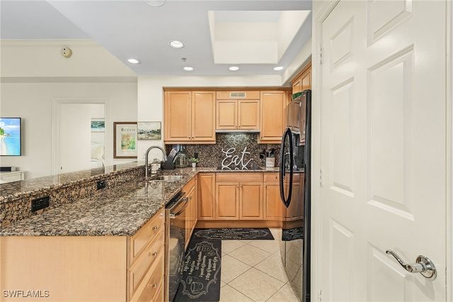 2728 Tiburon BLVD E A401, Naples, FL 34109