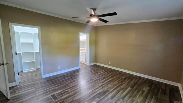 15921 Oak Street, Roland, AR 72135