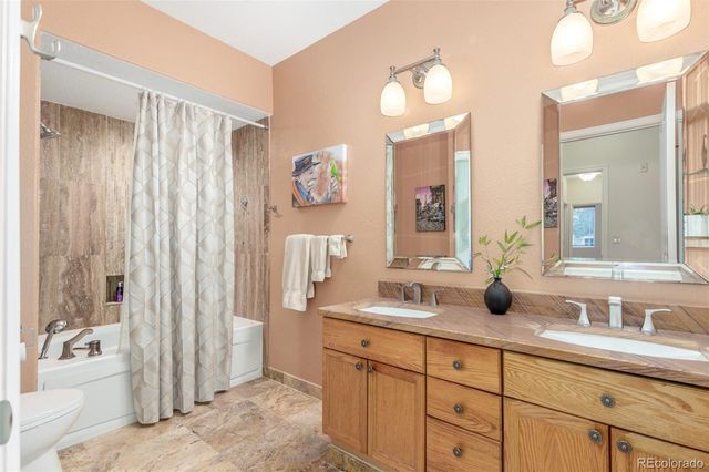 8445 S Holland Way 102, Littleton, CO 80128