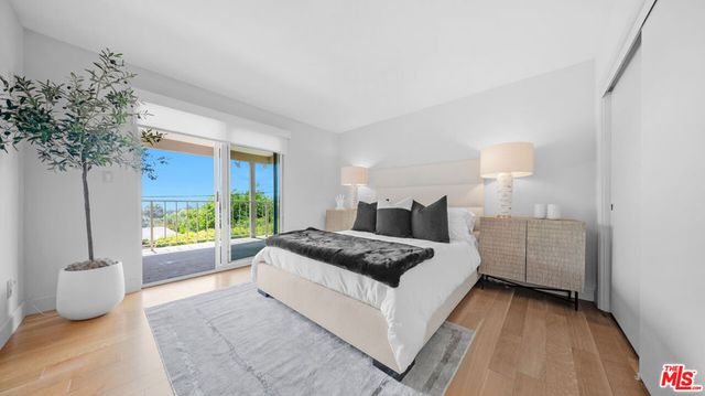 966 Bluegrass Lane, Los Angeles, CA 90049