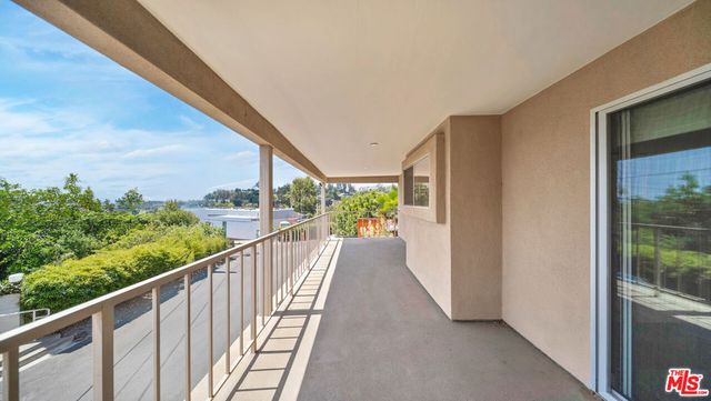 966 Bluegrass Lane, Los Angeles, CA 90049