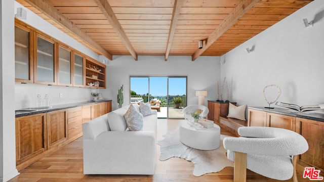 966 Bluegrass Lane, Los Angeles, CA 90049