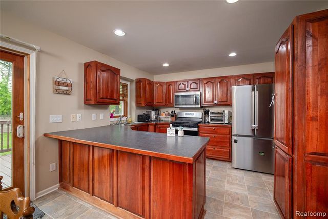 11363 Mckinley Road, Montrose, MI 48457