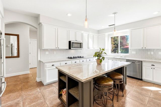 2119 Big Sky Dr, Rocklin, CA 95765