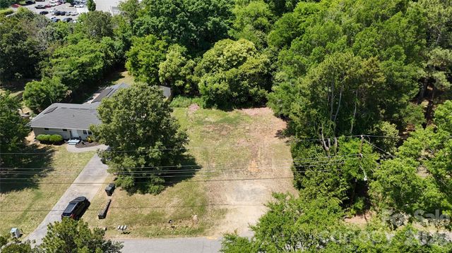 8616 Sharonbrook Drive, Charlotte, NC 28210