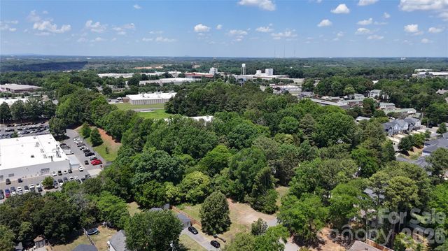 8616 Sharonbrook Drive, Charlotte, NC 28210