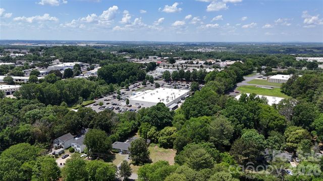 8616 Sharonbrook Drive, Charlotte, NC 28210