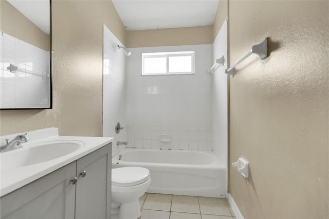 1422 LAKE SHORE RANCH DRIVE, Seffner, FL 33584