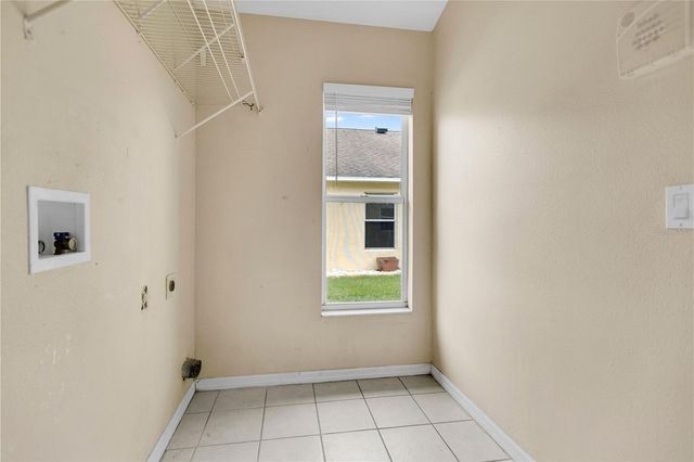1422 LAKE SHORE RANCH DRIVE, Seffner, FL 33584