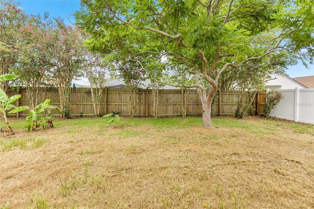1422 LAKE SHORE RANCH DRIVE, Seffner, FL 33584
