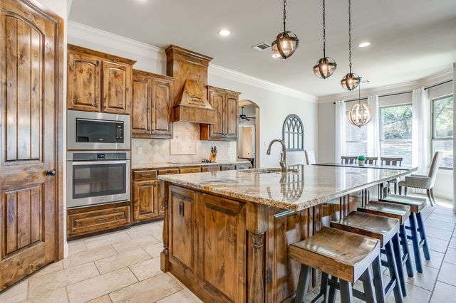 7259 Oak Creeks Court, Fort Worth, TX 76135