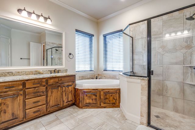 7259 Oak Creeks Court, Fort Worth, TX 76135