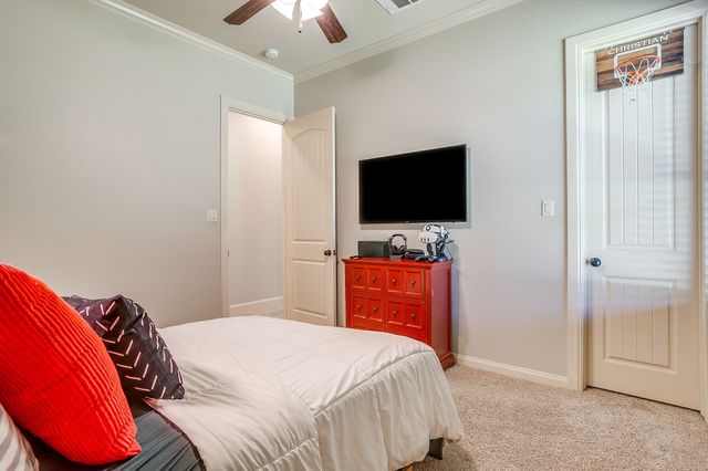 7259 Oak Creeks Court, Fort Worth, TX 76135