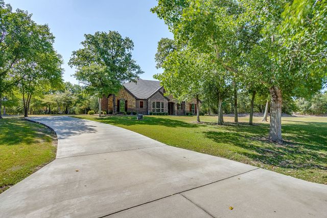 7259 Oak Creeks Court, Fort Worth, TX 76135