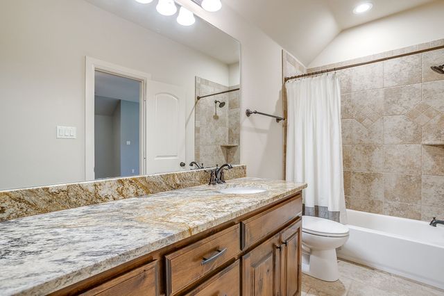 7259 Oak Creeks Court, Fort Worth, TX 76135