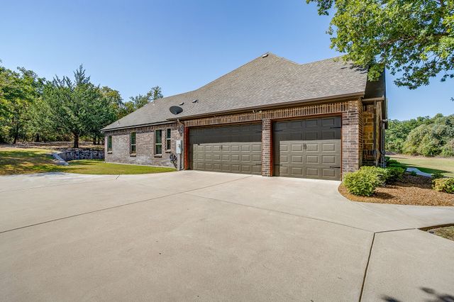 7259 Oak Creeks Court, Fort Worth, TX 76135