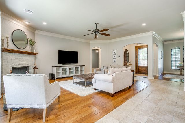 7259 Oak Creeks Court, Fort Worth, TX 76135