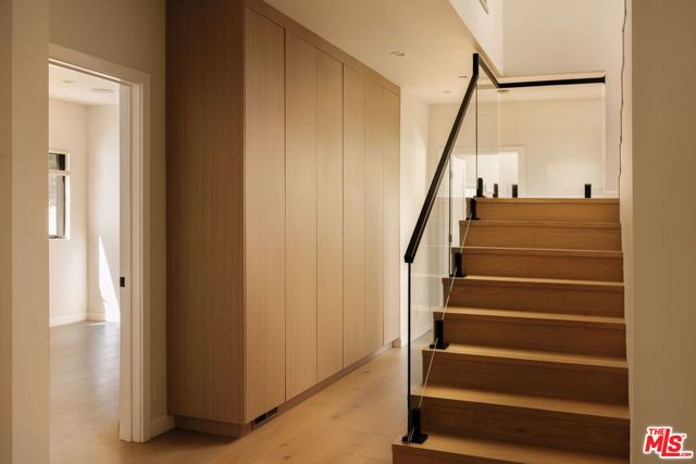 363 22nd Street, Santa Monica, CA 90402