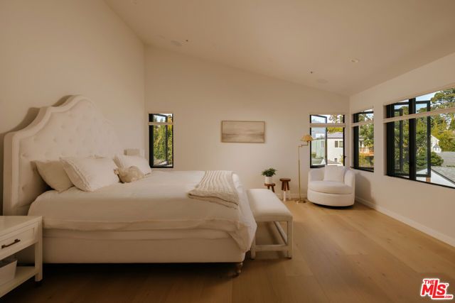 363 22nd Street, Santa Monica, CA 90402
