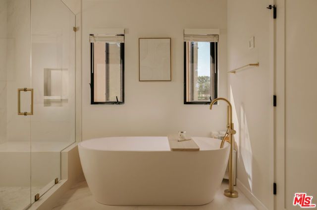363 22nd Street, Santa Monica, CA 90402